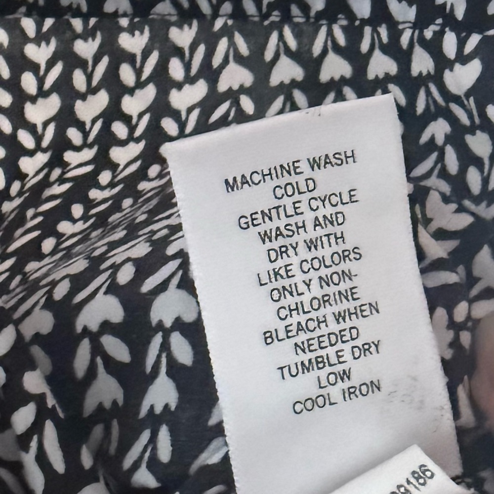 Banana Republic Monochrome Leaf Print Top - Picture 5 of 6